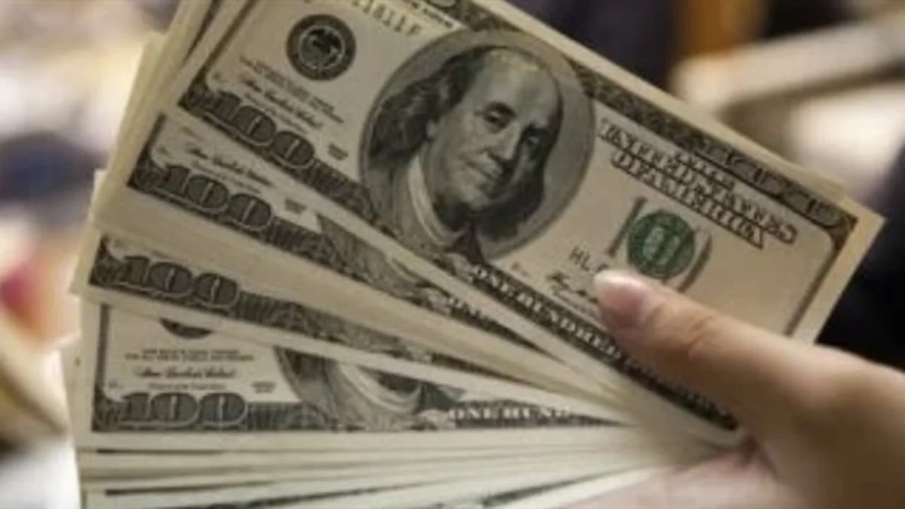 سعر الدولار يسجل ارتفاعًا جديدًا أمام الجنيه المصري